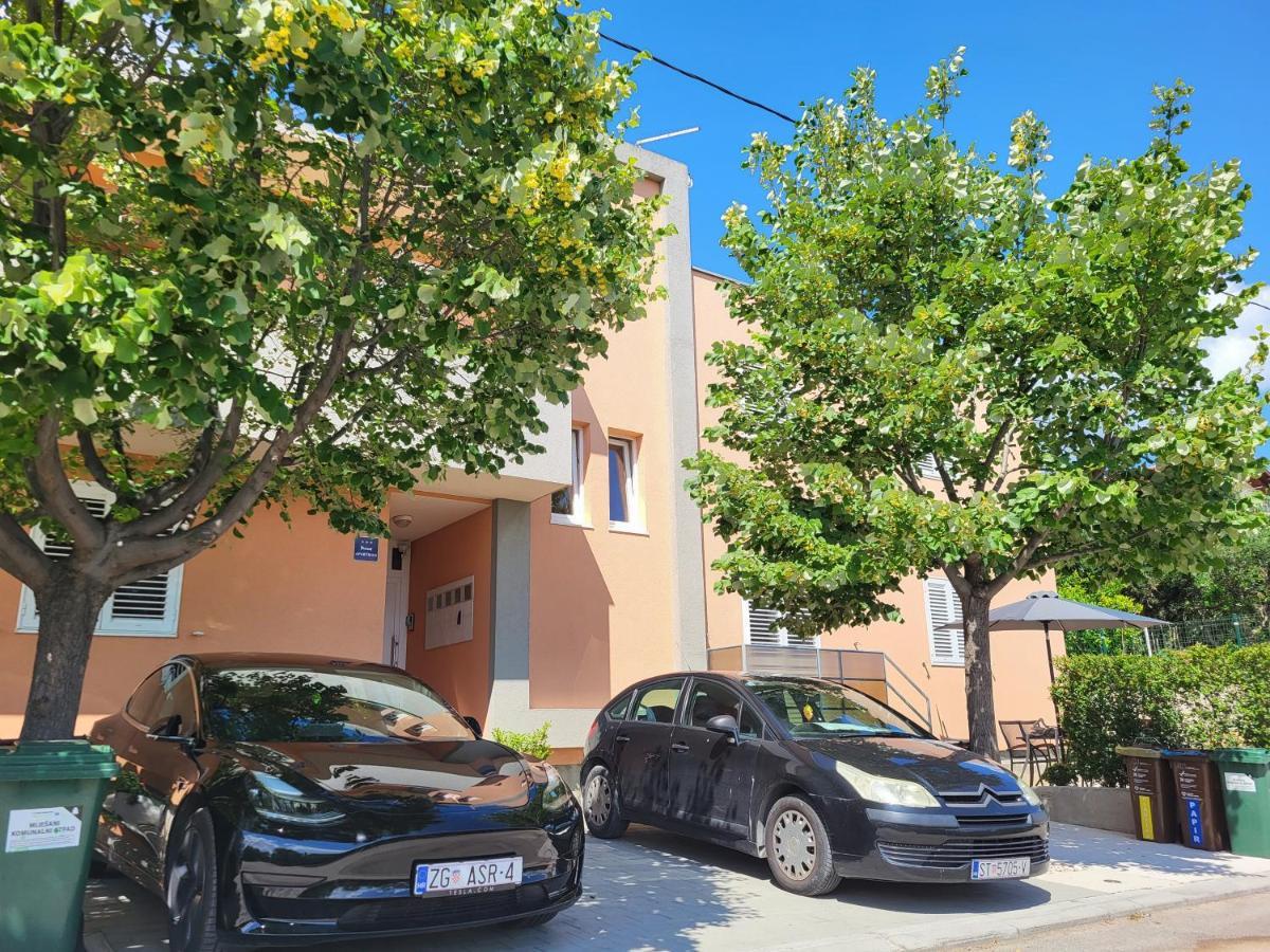 Apartment Gamma With Hydromassage Mini Pool Near Split Žrnovnica Exterior foto