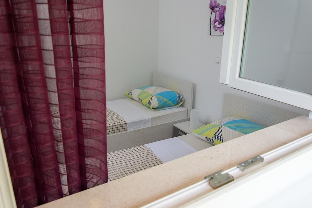 Apartment Gamma With Hydromassage Mini Pool Near Split Žrnovnica Exterior foto